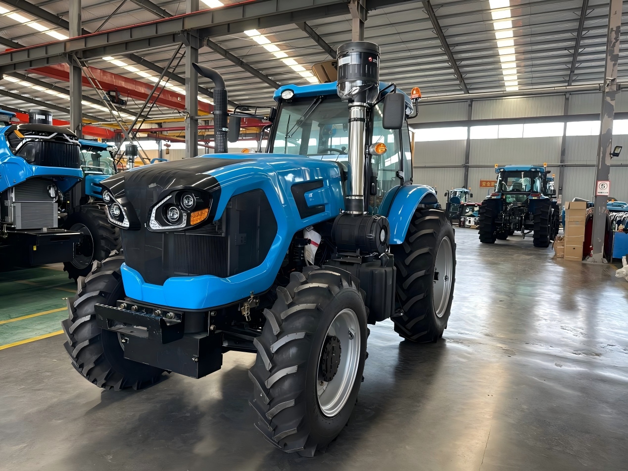 चिनी उच्च-अश्वशक्ती ट्रॅक्टर आफ्रिकेत मोठ्या प्रमाणात शेतीसाठी मुख्य शक्ती बनले